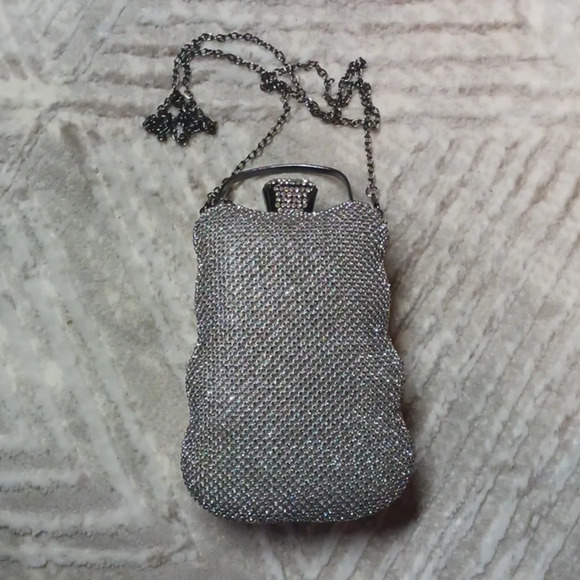 KRISTE BELL SILVER RHINESTONE CLUTCH/CROSSBODY PURSE - Picture 1 of 7